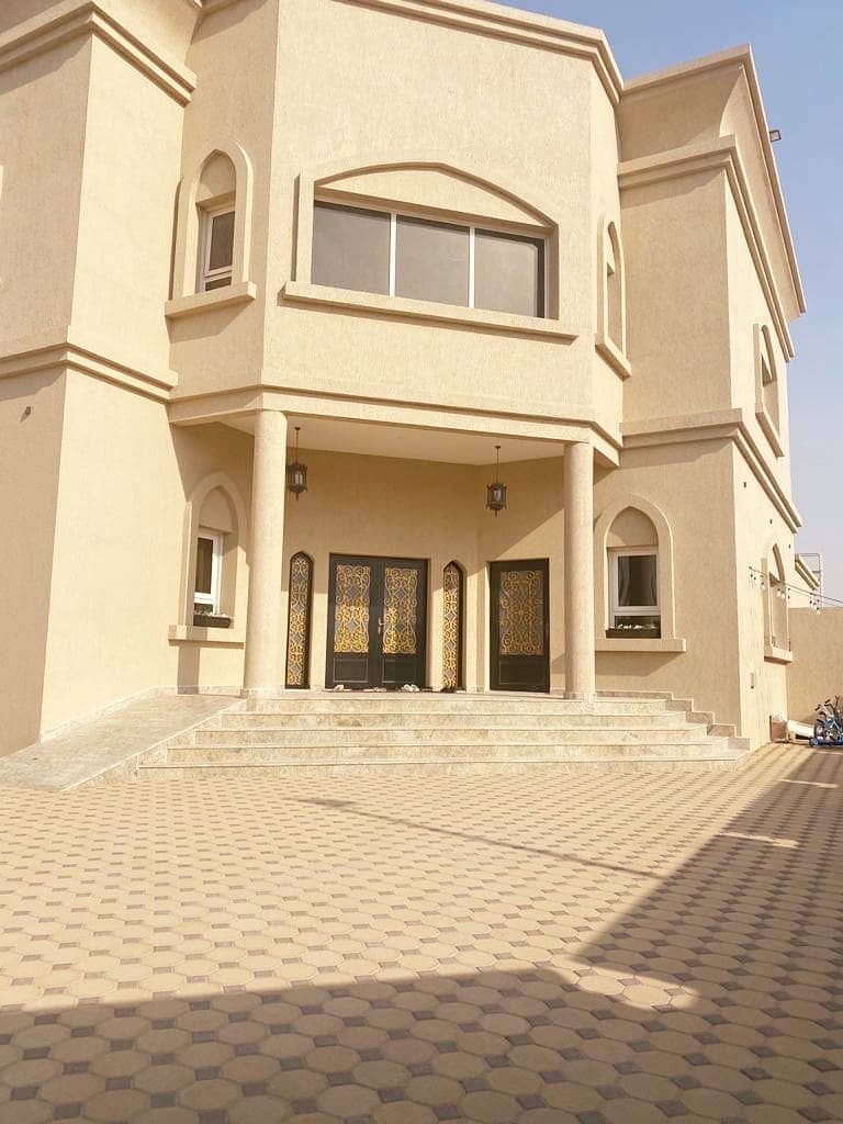 Like a Brand New Arabic Type 5 bedroom  Villa For Rent  مثل فيلا جديدة نوع عربي 5 غرف نوم للإيجار
