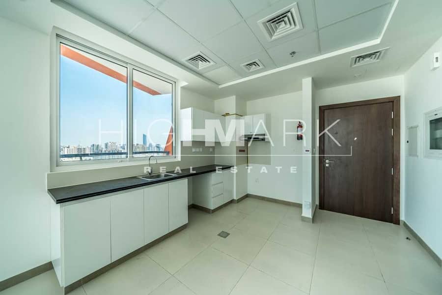 11 Brand New | Vacant | High Floor | Unfurnished