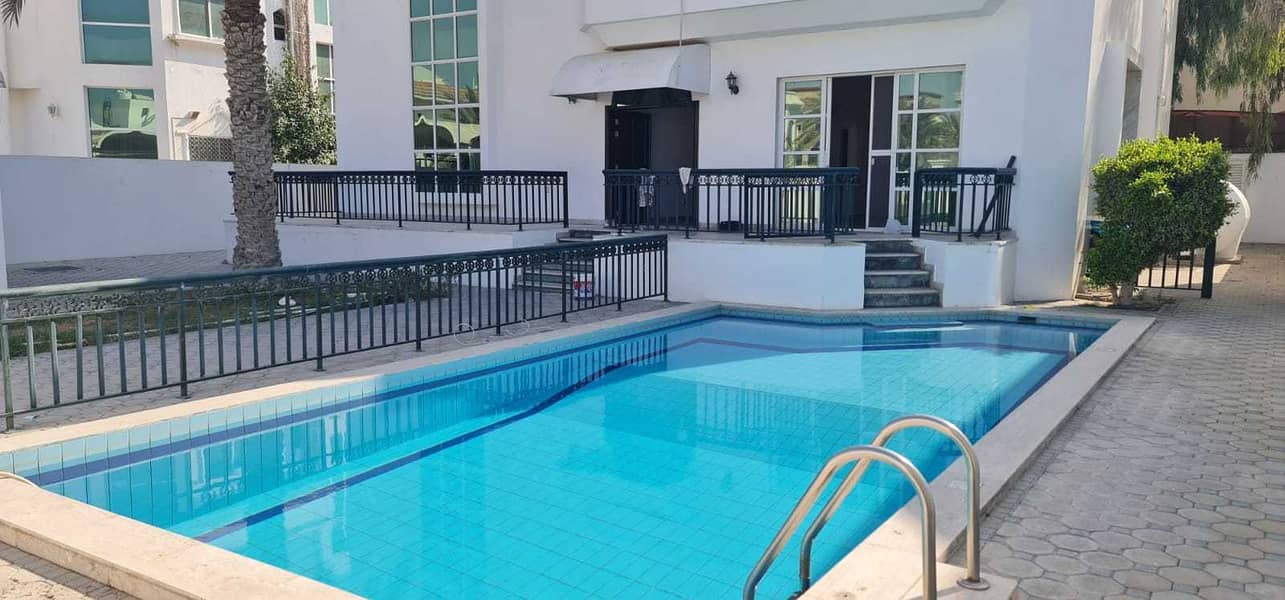 *** Gorgeous 5BHK Duplex Villa with Cozy Pool available in Sharqan Area ***