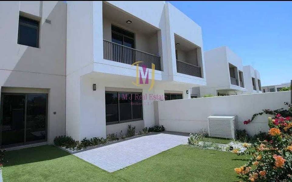 Modern | 2 Bedroom Townhouse | Bright Unit Modern | 2 Bedroom Townhouse | Bright Unit