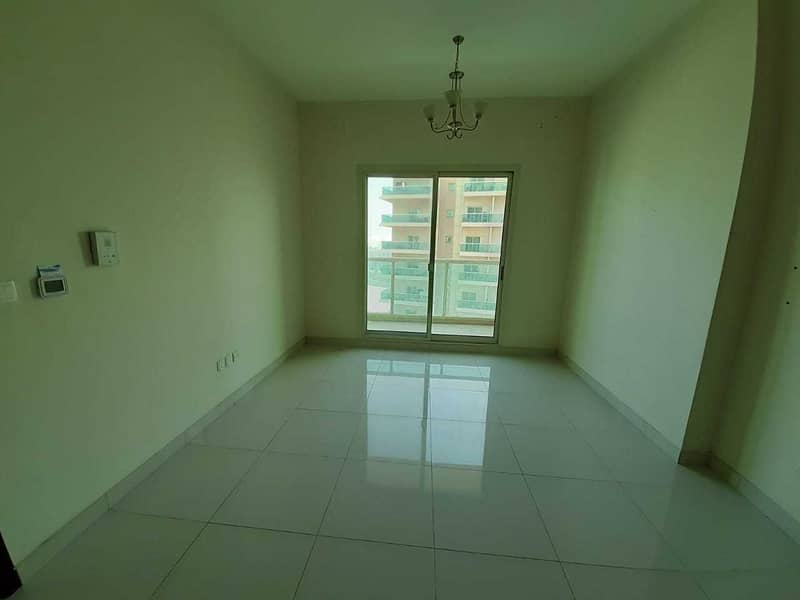 12 SPACIOUS - ONE BED FULLY FURNISHED - VACANT