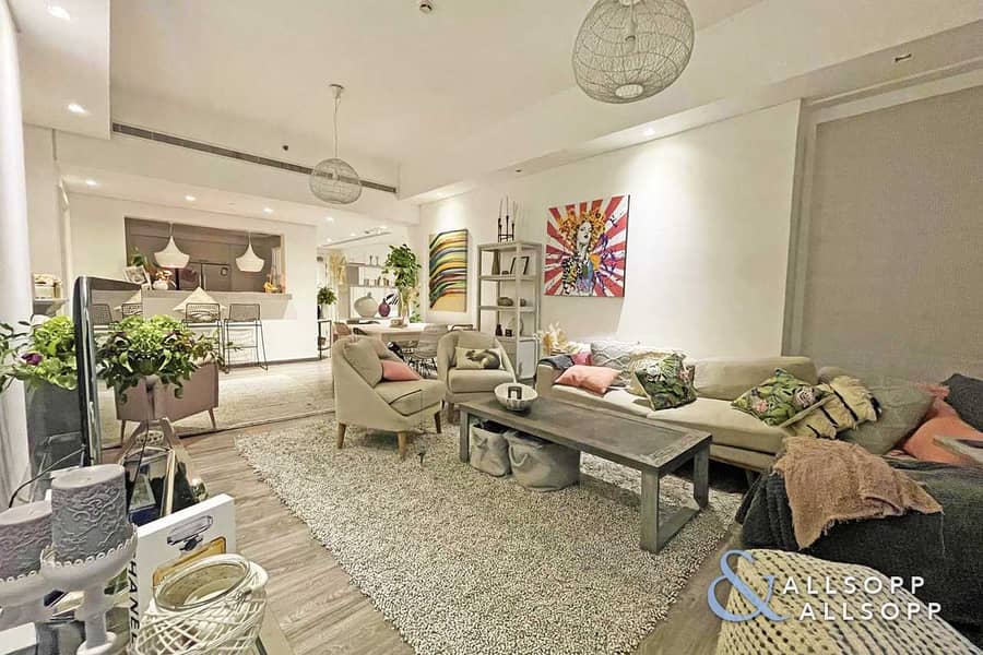 2 Exclusive & Upgraded 2 Beds | Sunset View