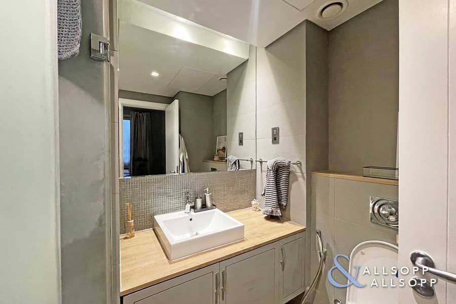 16 Exclusive & Upgraded 2 Beds | Sunset View