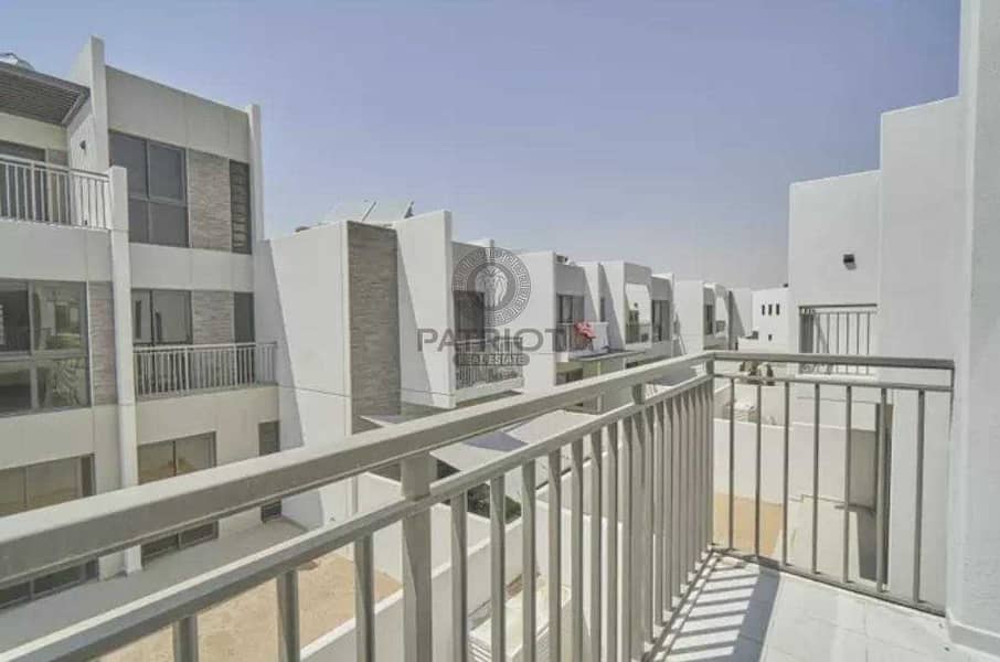10 BRAND NEW SINGLE ROW END MIDDLE UNIT WITH L SHAPE GARDEN 3 BEDROOM + MAIDS TOWNHOUSE ON RENT AT JUST 65K AED