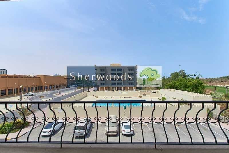 10 Large Studio Magnificent Pool & Golf View
