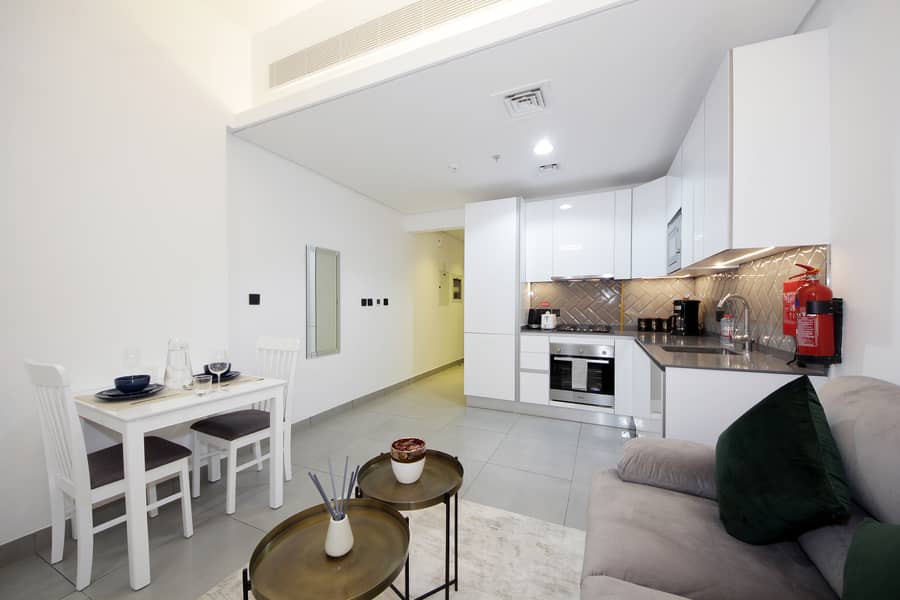4 Kitchen & dining area