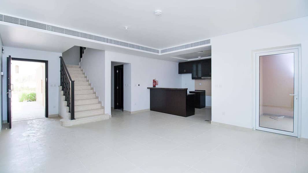 Gorgeous Townhouse on a Single Row Gorgeous Townhouse on a Single Row