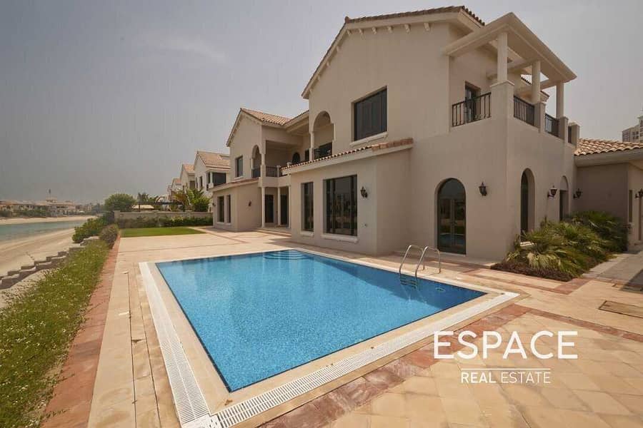 Exceptionally Well Maintained - 6BR Villa with Direct Beach Access
