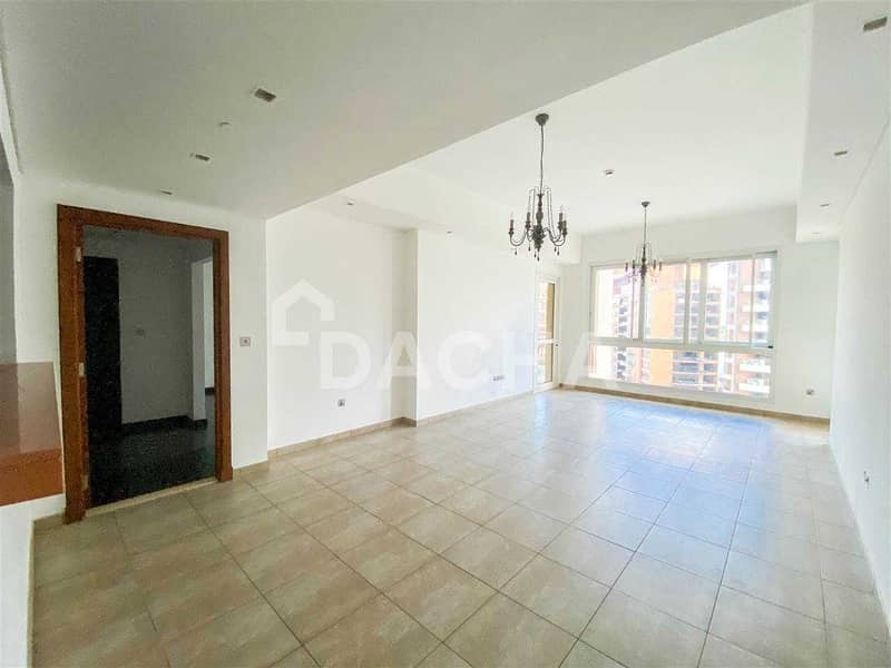 2 Vacant  / Multi Cheques / High floor