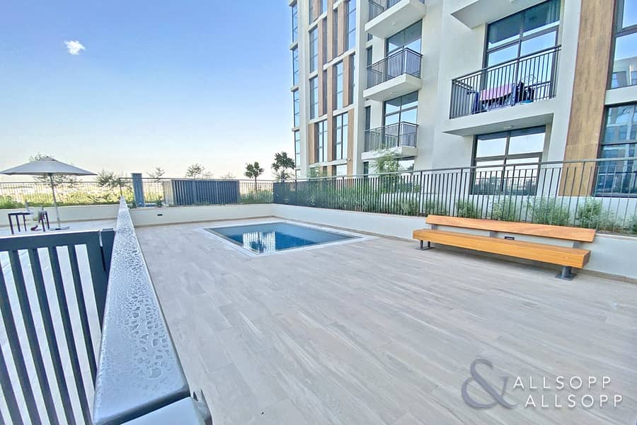 13 Pool View | Modern 1 Bedroom | Balcony