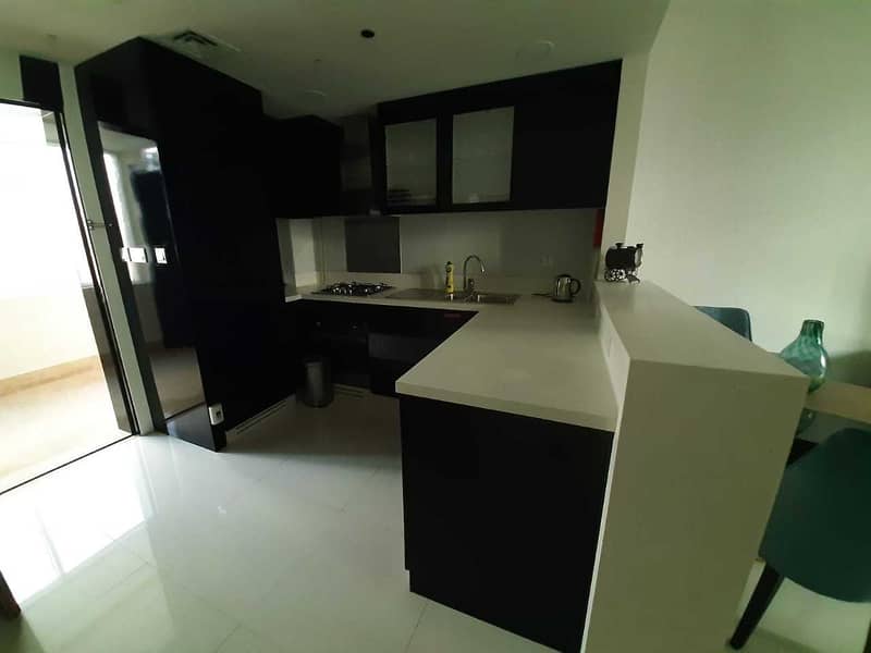 6 HUGE 1 BR LUXURIOUS APARTMENT IN BUSINESS BAY