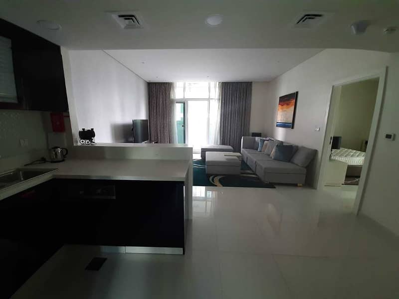 8 HUGE 1 BR LUXURIOUS APARTMENT IN BUSINESS BAY