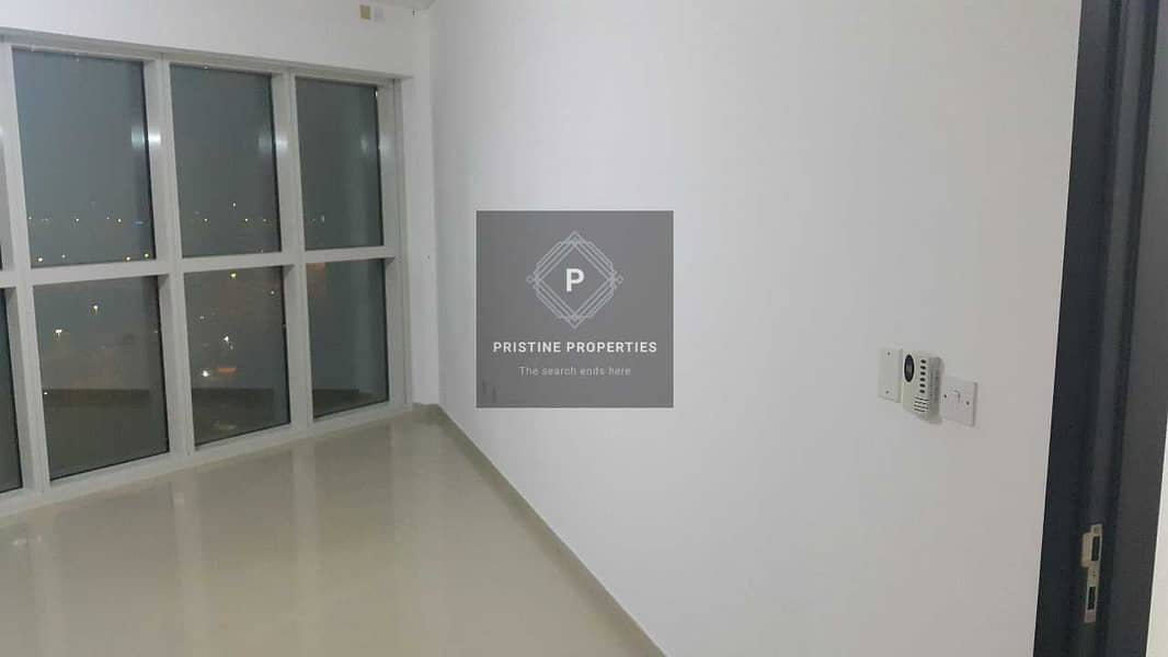 8 Very Spacious Layout| Specular View |2  Bedroom Apartment for Rent