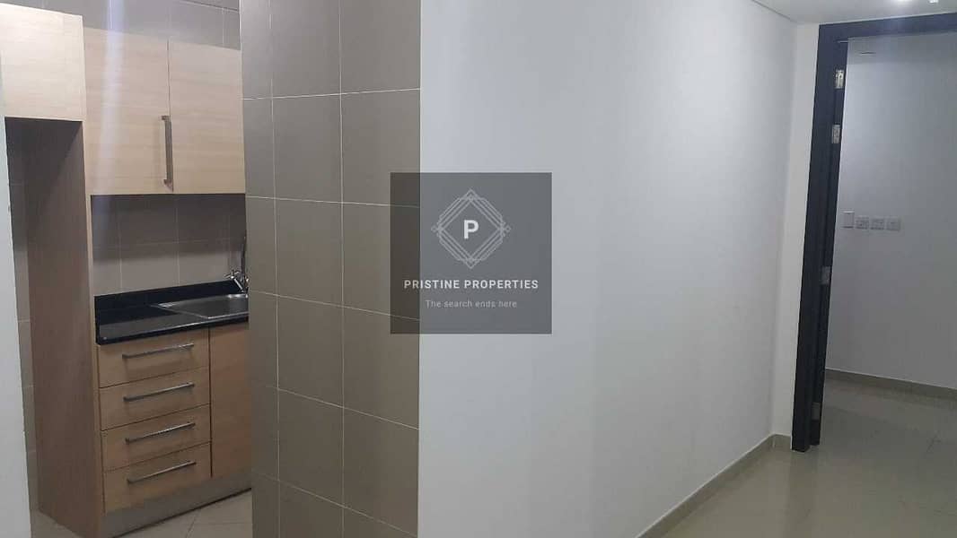 9 Very Spacious Layout| Specular View |2  Bedroom Apartment for Rent