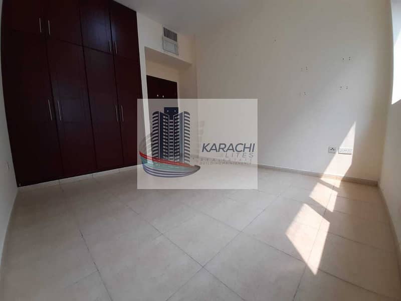 6 SPECIOUS TWO BEDROOMS APARTMENT WITH TWO FULL WASHROOMS