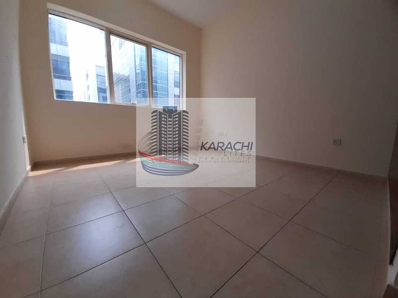 10 SPECIOUS TWO BEDROOMS APARTMENT WITH TWO FULL WASHROOMS