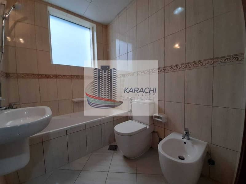 17 SPECIOUS TWO BEDROOMS APARTMENT WITH TWO FULL WASHROOMS