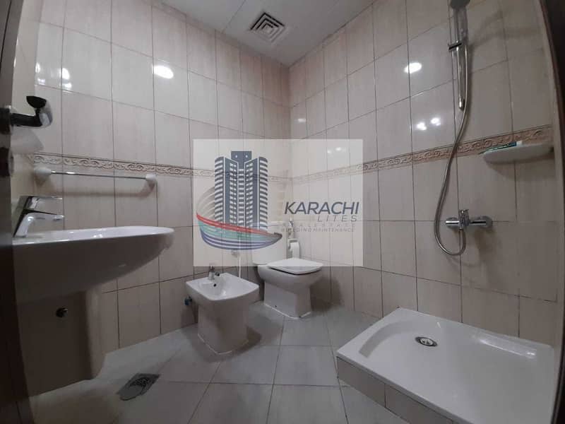 18 SPECIOUS TWO BEDROOMS APARTMENT WITH TWO FULL WASHROOMS