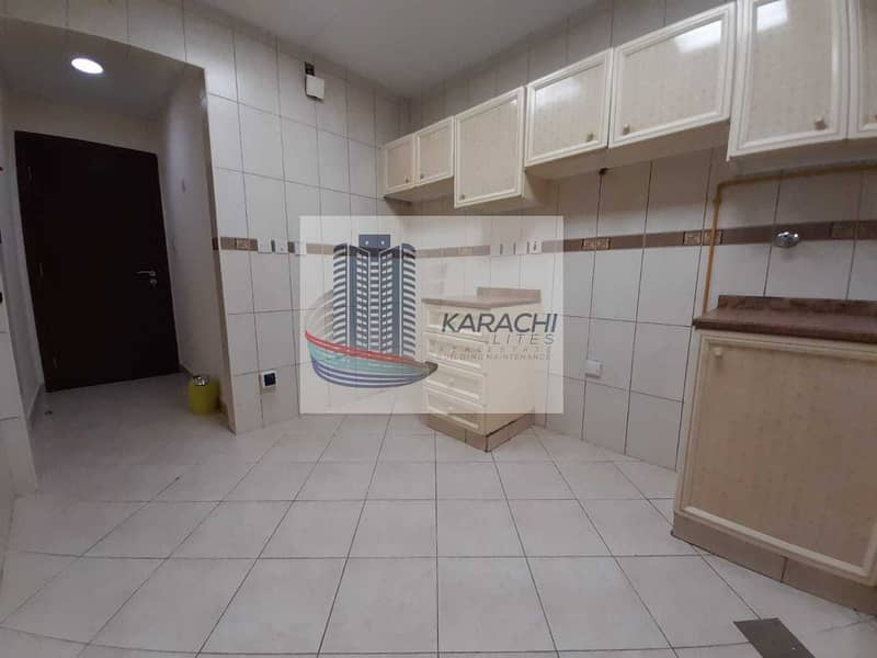 23 SPECIOUS TWO BEDROOMS APARTMENT WITH TWO FULL WASHROOMS