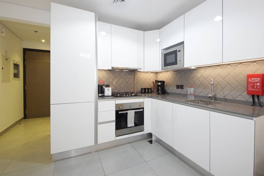 6 Kitchen area