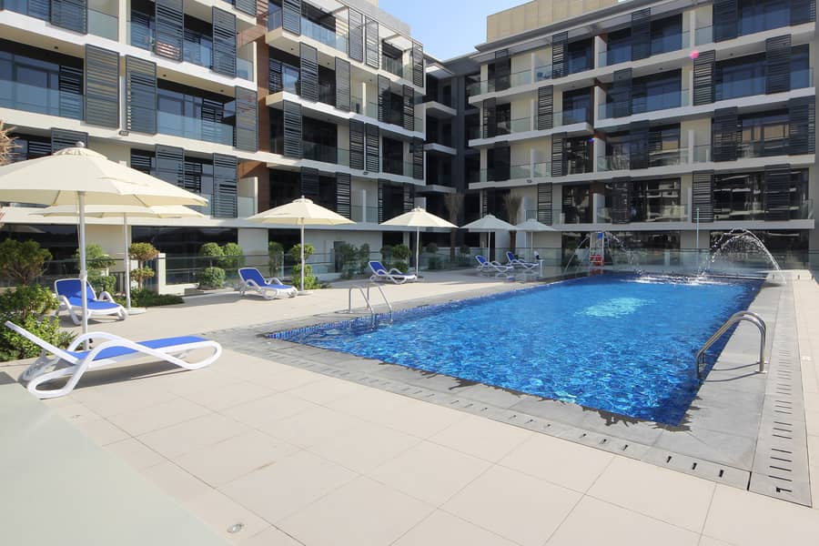 12 Swimming pool