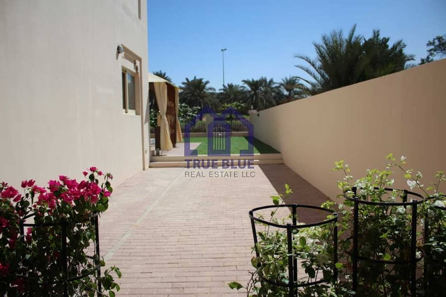 4 WELL MAINTAINED DUPLEX VILLA WITH GOLF COURSE VIEW