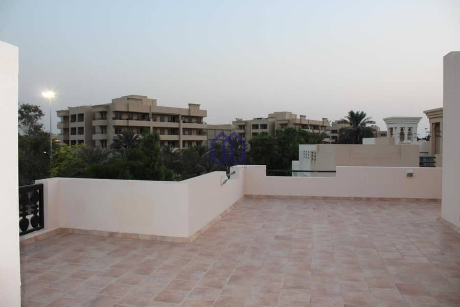 26 WELL MAINTAINED DUPLEX VILLA WITH GOLF COURSE VIEW