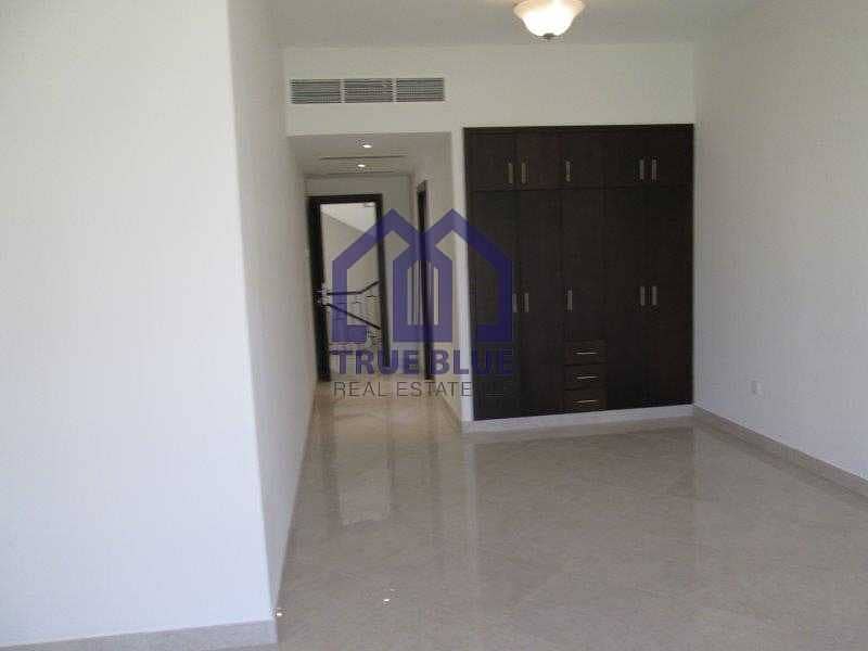 15 VACANT FOUR BEDROOM BAYTI VILLA NEAR POOL AREA