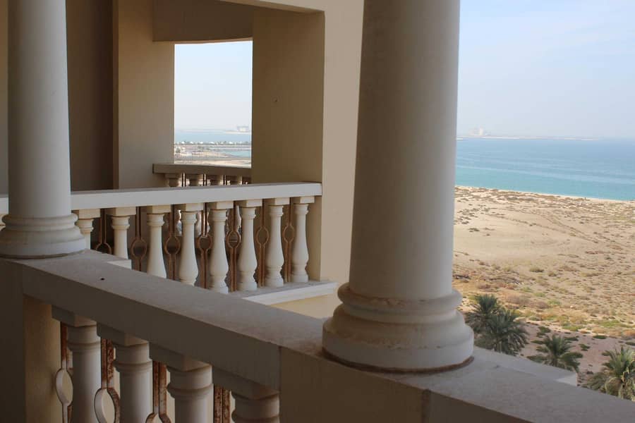 11 VACANT LARGE ONE BEDROOM WITH FULL SEA VIEW