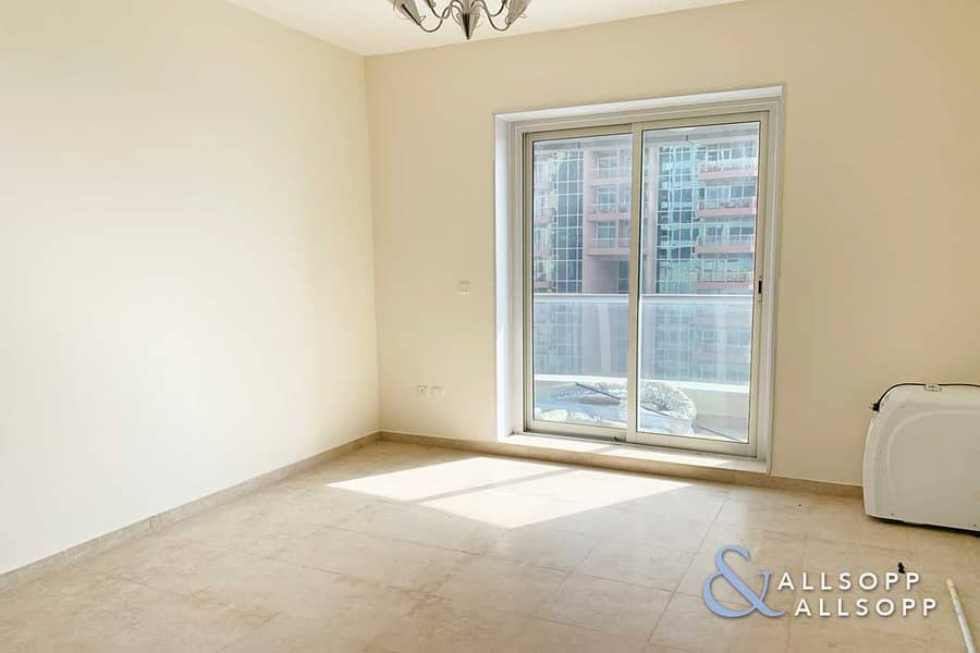 3 Sea View | Large 1 Bedroom Apartment | Vacant