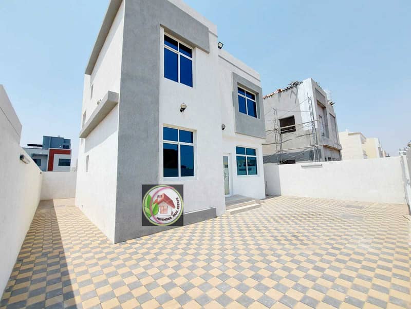 Villa for sale in a very privileged location in Ajman on a main street opposite the mosque with the possibility of bank financing directly from the ow