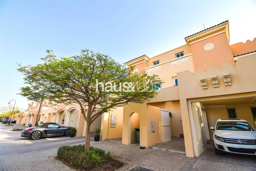 VACCANT ON TRANSFER | BACKING PARK | TOWNHOUSE 2 VACCANT ON TRANSFER | BACKING PARK | TOWNHOUSE 2