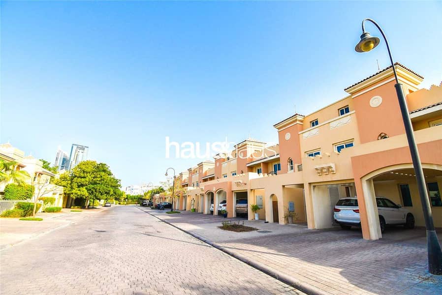 10 VACCANT ON TRANSFER | BACKING PARK | TOWNHOUSE 2