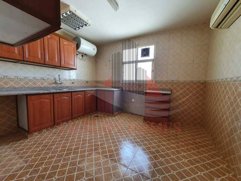 5 Spacious Roof Flat Near Jimi Mall walking to Safa