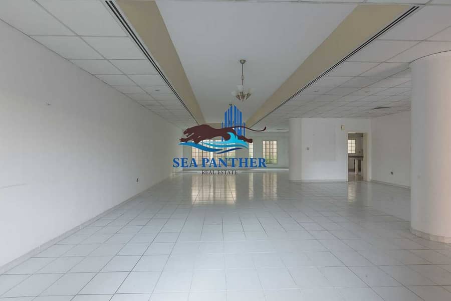 SPACIOUS 4 BHK VILLA | 175K AED | CALL NOW