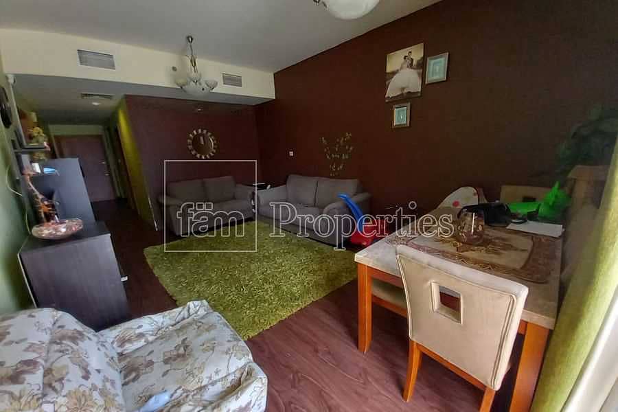 4 COZY 1BR WITH STUDY |  6 CHEQUES