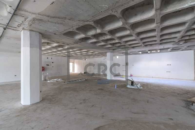 4 5500 sqft showroom facing zayed road