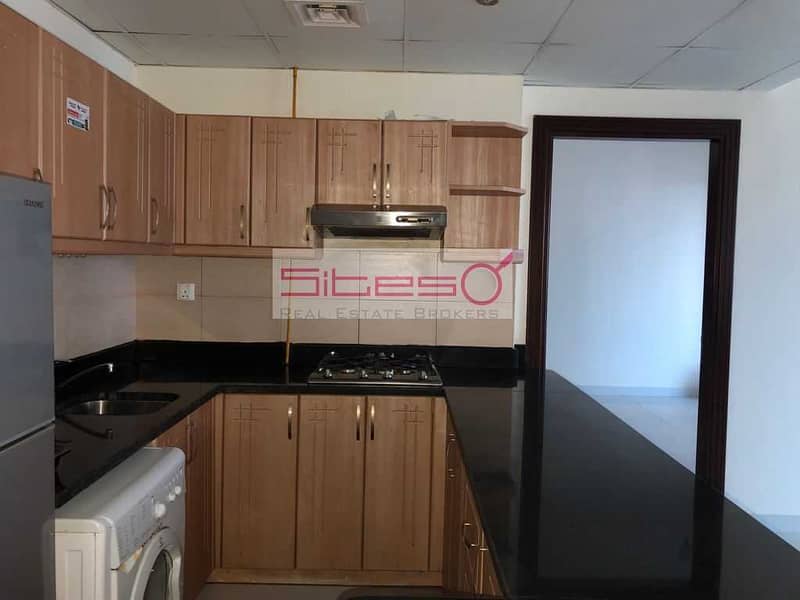2 Well maintained Furnished 1 bedroom / Elite 3