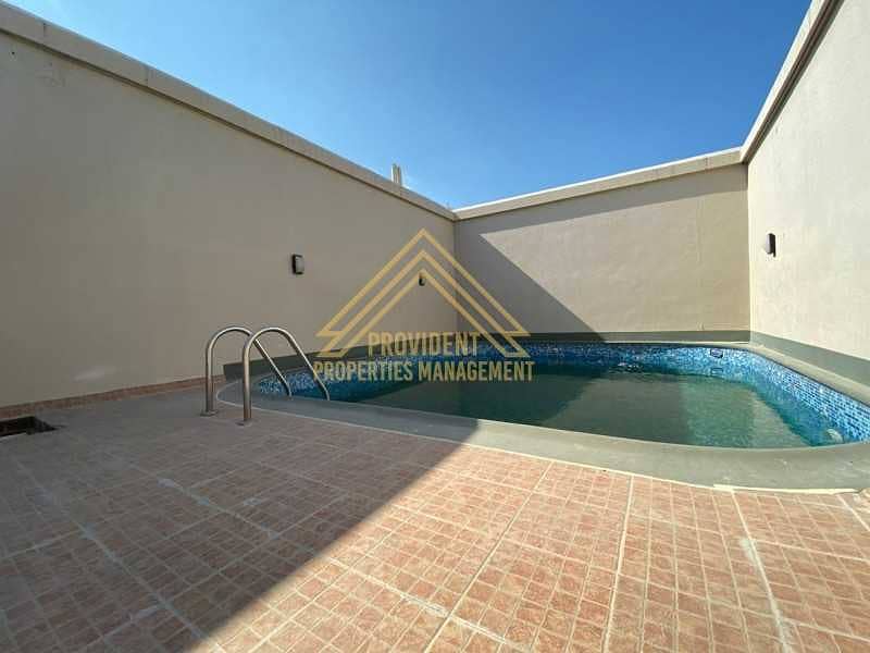 LUXURY 5 BR VILLA WITH PRIVATE SWIMMING POOL