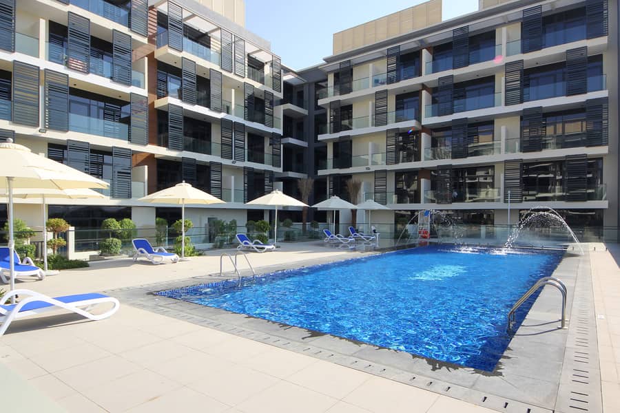 18 Swimming pool