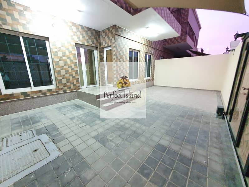 Вилла в Халифа Сити, 4 cпальни, 170000 AED - 5423920