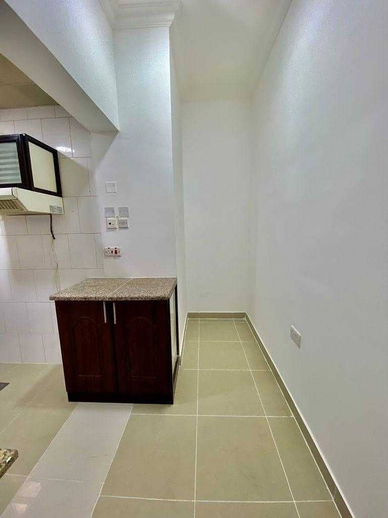 10 CLEAN 2 BHK APARTMENT/NO COMMISSION FEE!