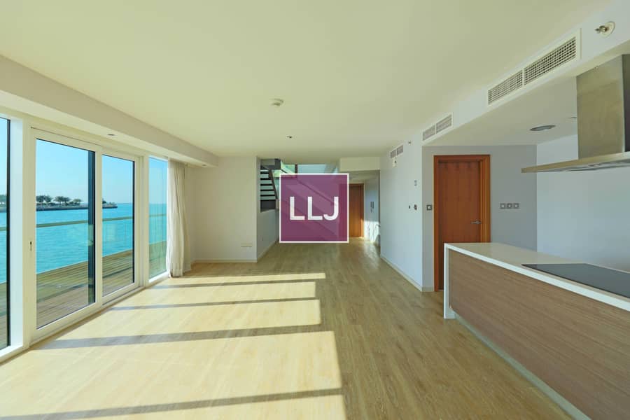 4 Refined 3 Bedroom Duplex with Panoramic Sea Views!