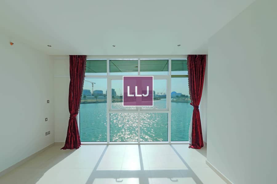 15 Refined 3 Bedroom Duplex with Panoramic Sea Views!