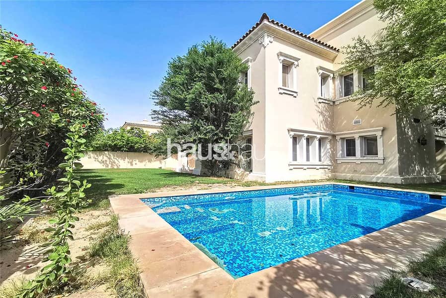 Single row | Beautifully landscaped | Private pool
