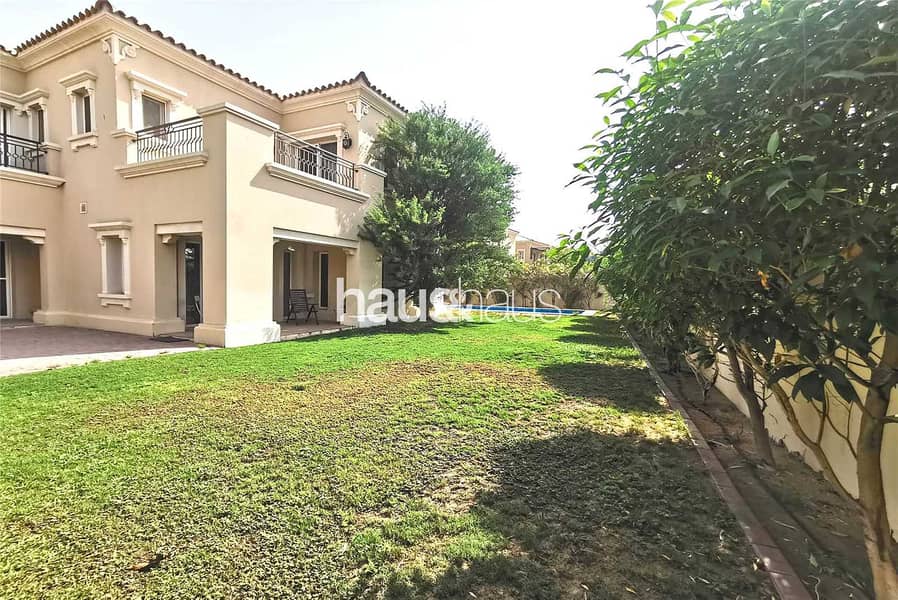 9 Single row | Beautifully landscaped | Private pool