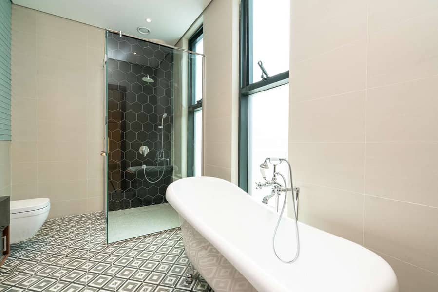13 One of Dubai's Most Beautiful Contemporary Villas