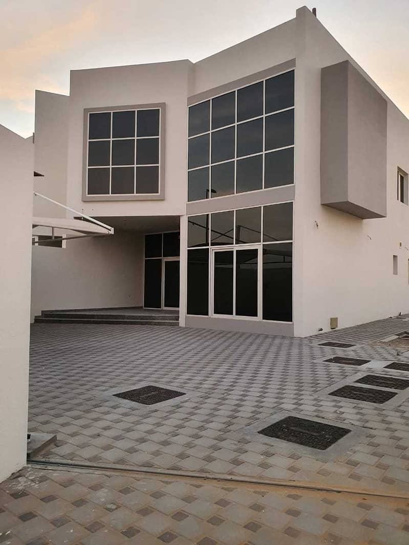 BRAND NEW 5 BHK VILLA AVAILABLE WITH 5 MASTER ROOMS  IN IDEAL LOCATION NEAR EMIRATES ROAD