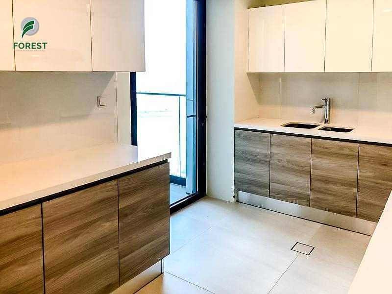 11 Spacious Unit | 1 Bed | Burj Khalifa View | Vacant