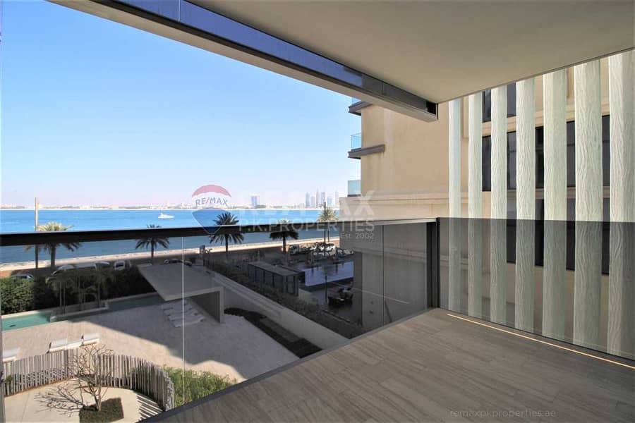 Sophisticated Serene Living | 3 Beds | Seaview